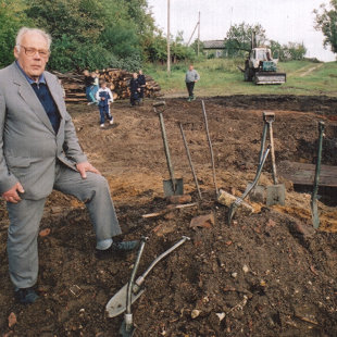 Vytautas Vitkus, Kazimieraicio sūnus, 2001 m. kasinėjimų metu tikisi atrasti sūnaus J. Vit