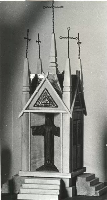 Alberto Belevičiaus., poeto ir skulptoriaus, sukurtas koplyčios maketas, 1992 m.