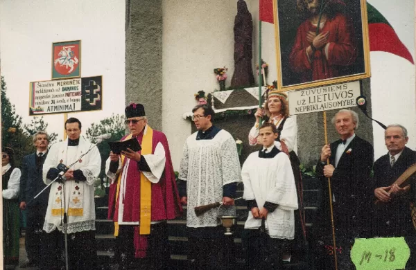 Koplyčią iškilmingai pašventino kunigai – Alfonsas Svarinskas, Robertas Grigas ir Rokas Al