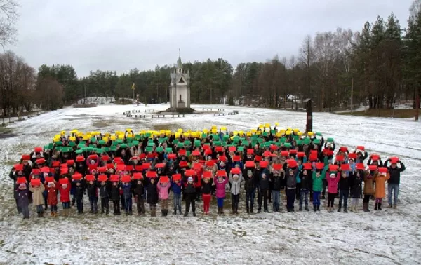 Merkinės V. Krėvės gimnazijos mokiniai 2014 m. vasario 16 d.