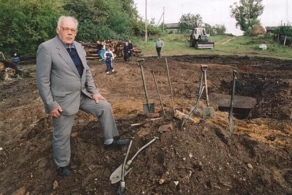 Vytautas Vitkus, Kazimieraicio sūnus, 2001 m. kasinėjimų metu tikisi atrasti sūnaus J. Vit